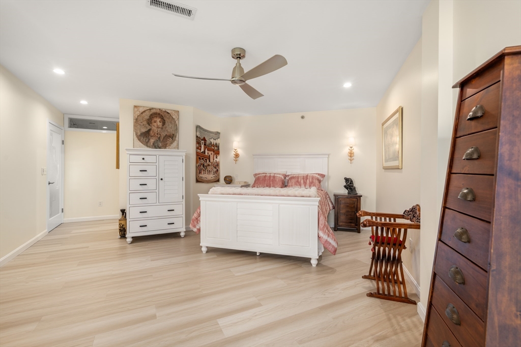 1 Seal Harbor Road, Unit 300 Winthrop, MA 02152 - Photo 12 of 39