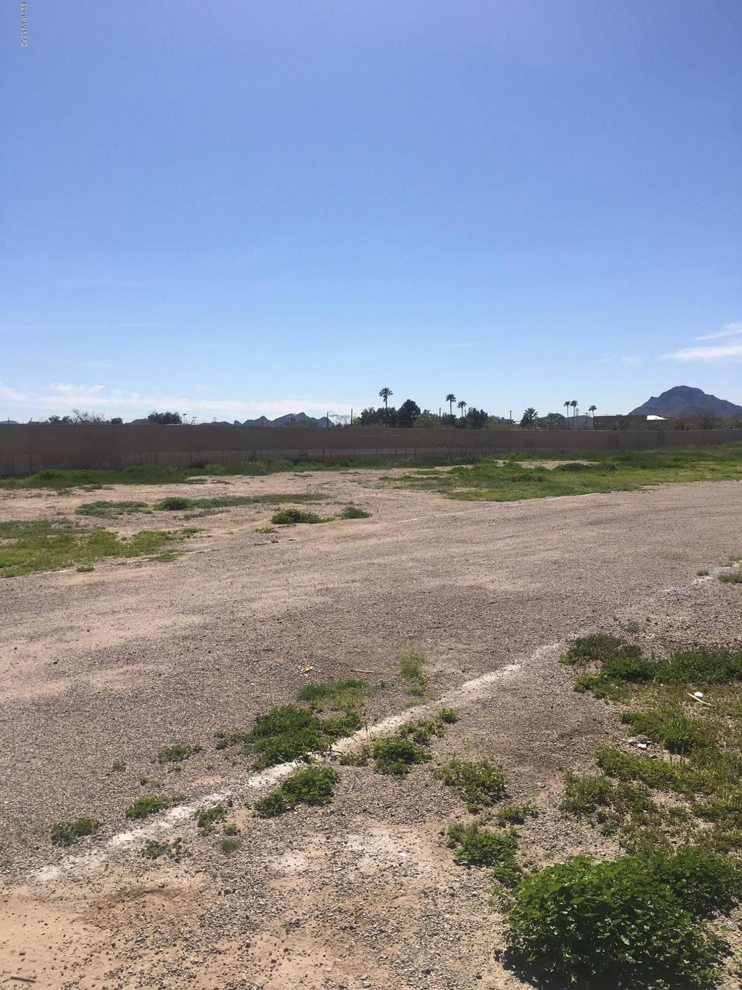 1114 South Farmington Road Tucson, AZ 85713 - Photo 3 of 5