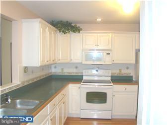 232 Fox Run Exton, PA 19341 - Photo 3 of 12 Kitchen