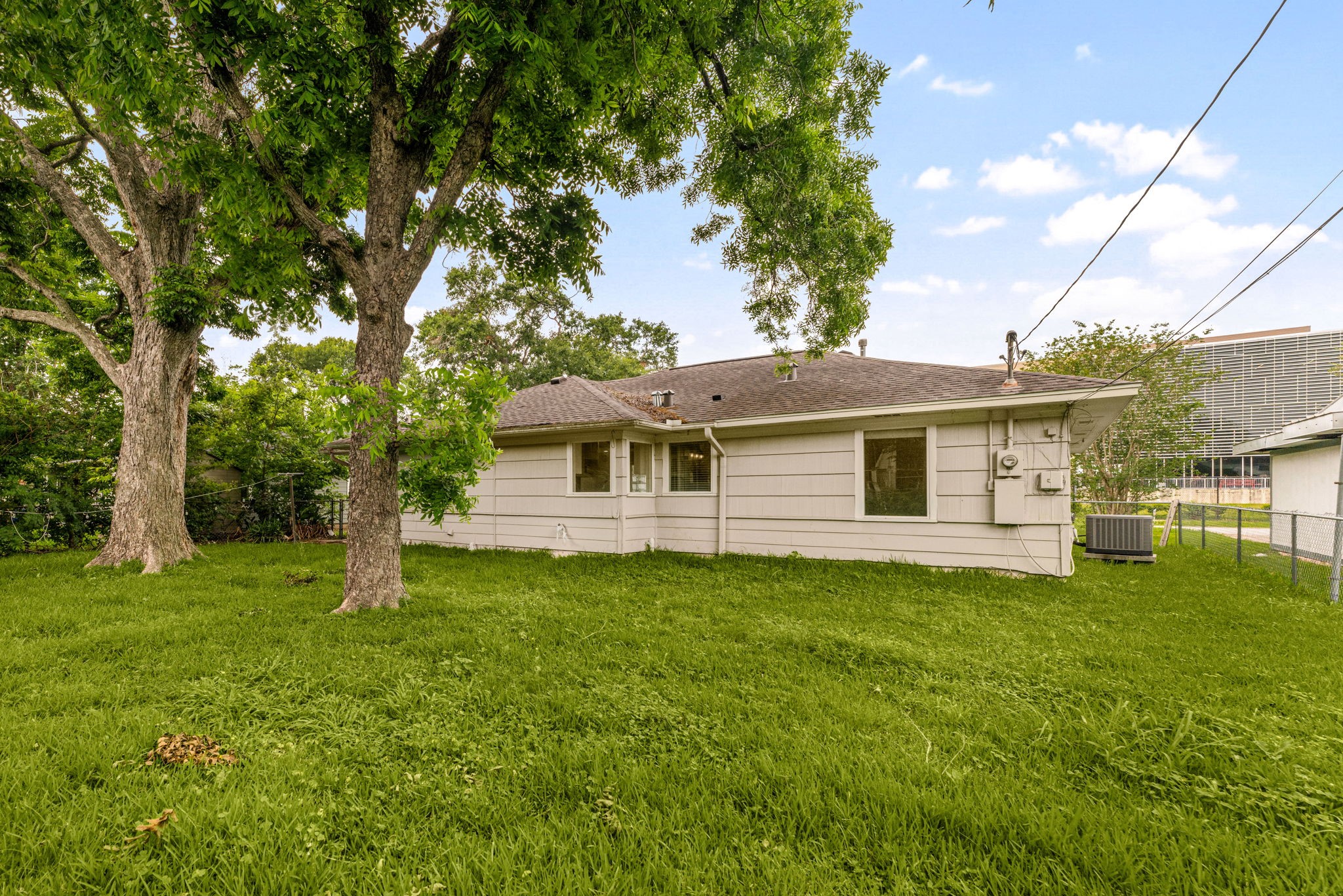 5127 Maple Street Bellaire, TX 77401 - Photo 19 of 20 Spacious Back Garden