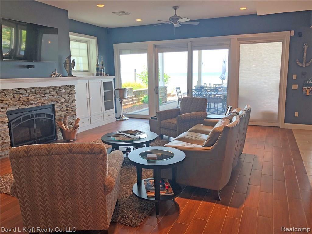 9204 Crescent Beach Road Pigeon, MI 48755 - Photo 42 of 66 9204CrescentBeachFamilyRoom.jpg