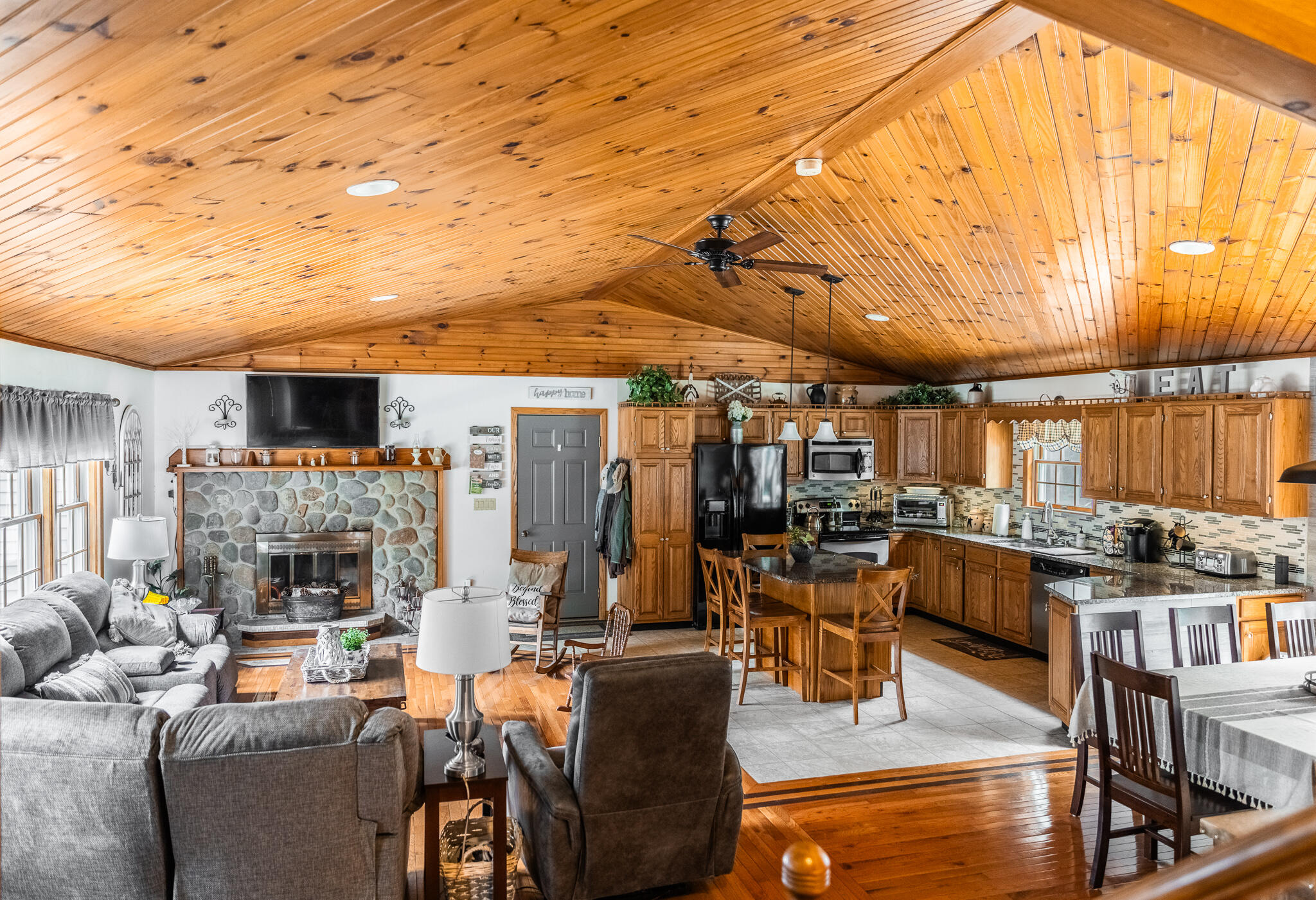 492 Wing Road Hermon, ME 04401 - Photo 8 of 32 Wing Rd Interiors-9