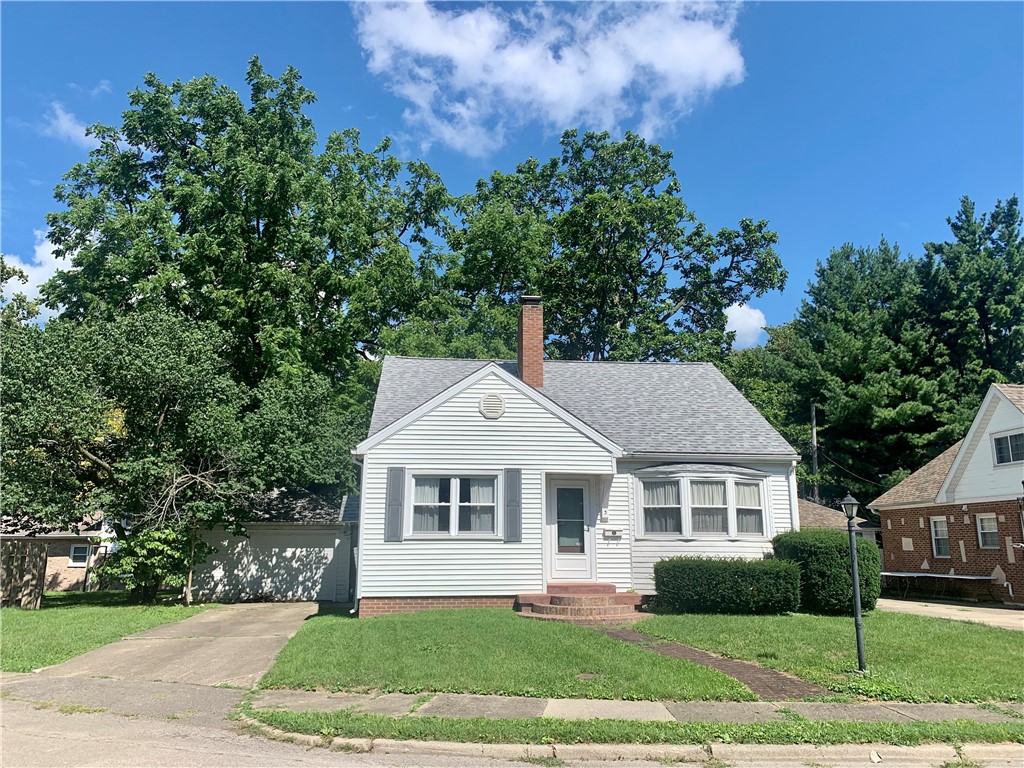 3 Magnolia Manor Paris, IL 61944 - Photo 1 of 30