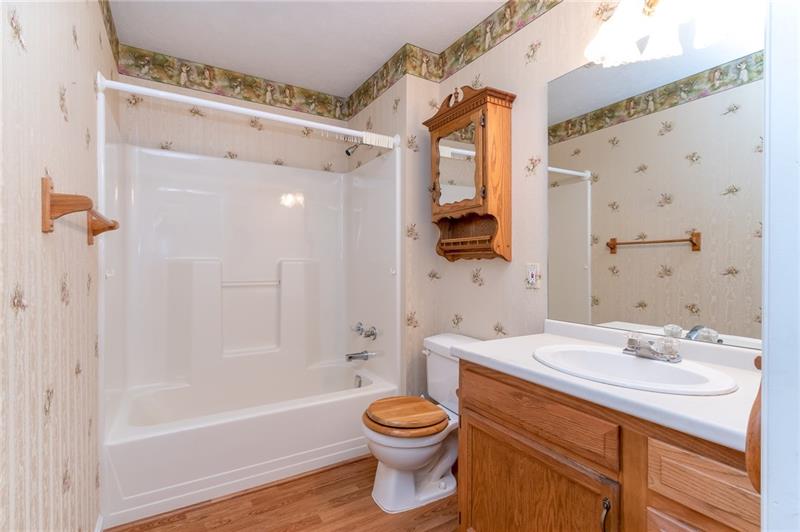 1269 Riverside Drive, Unit C Beaver, PA 15009 - Photo 16 of 20 Full main bathroom.....