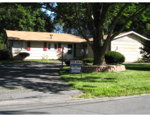 7 Ridgefield Drive Framingham, MA 01701 - Photo 1 of 13