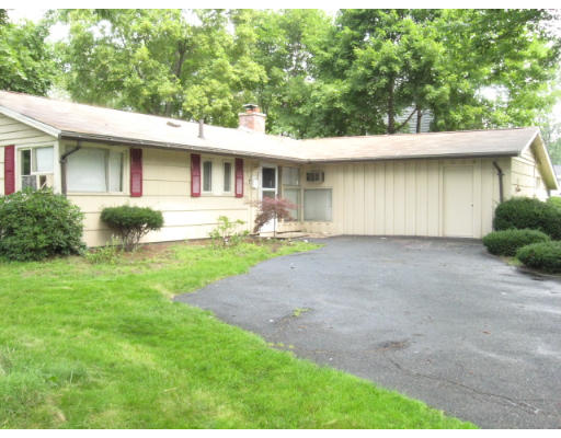 7 Ridgefield Drive Framingham, MA 01701 - Photo 3 of 13