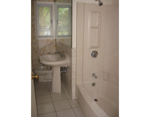 7 Ridgefield Drive Framingham, MA 01701 - Photo 8 of 13