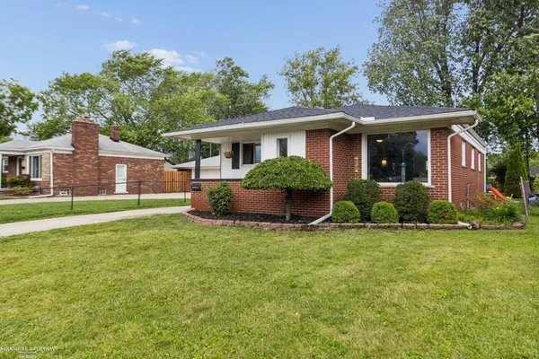 $240,000 | 22731 Visnaw Street, St. Clair Shores, MI 48081