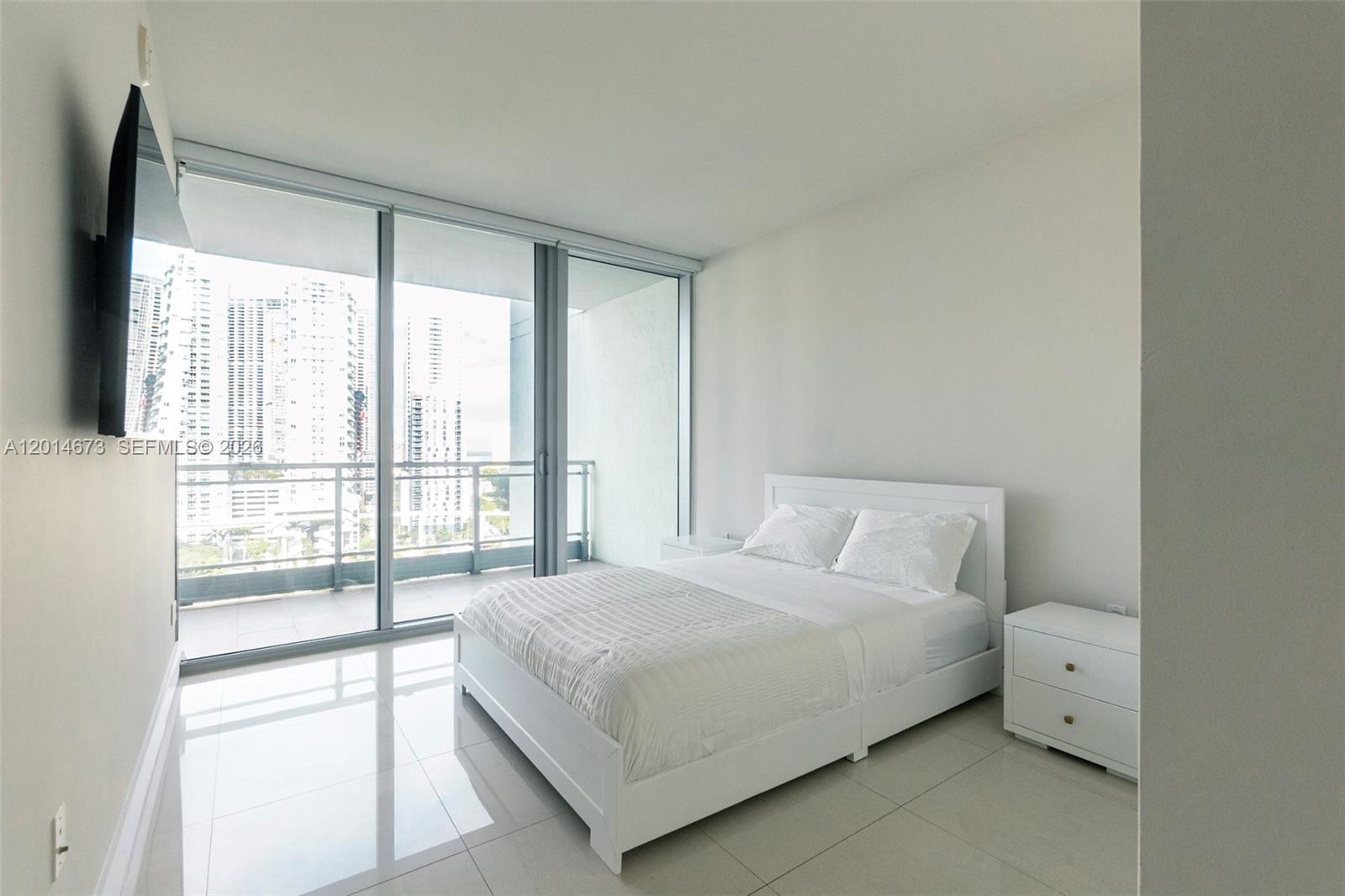 92 Southwest 3rd Street, Unit 1812 Miami, FL 33130 - Photo 5 of 11