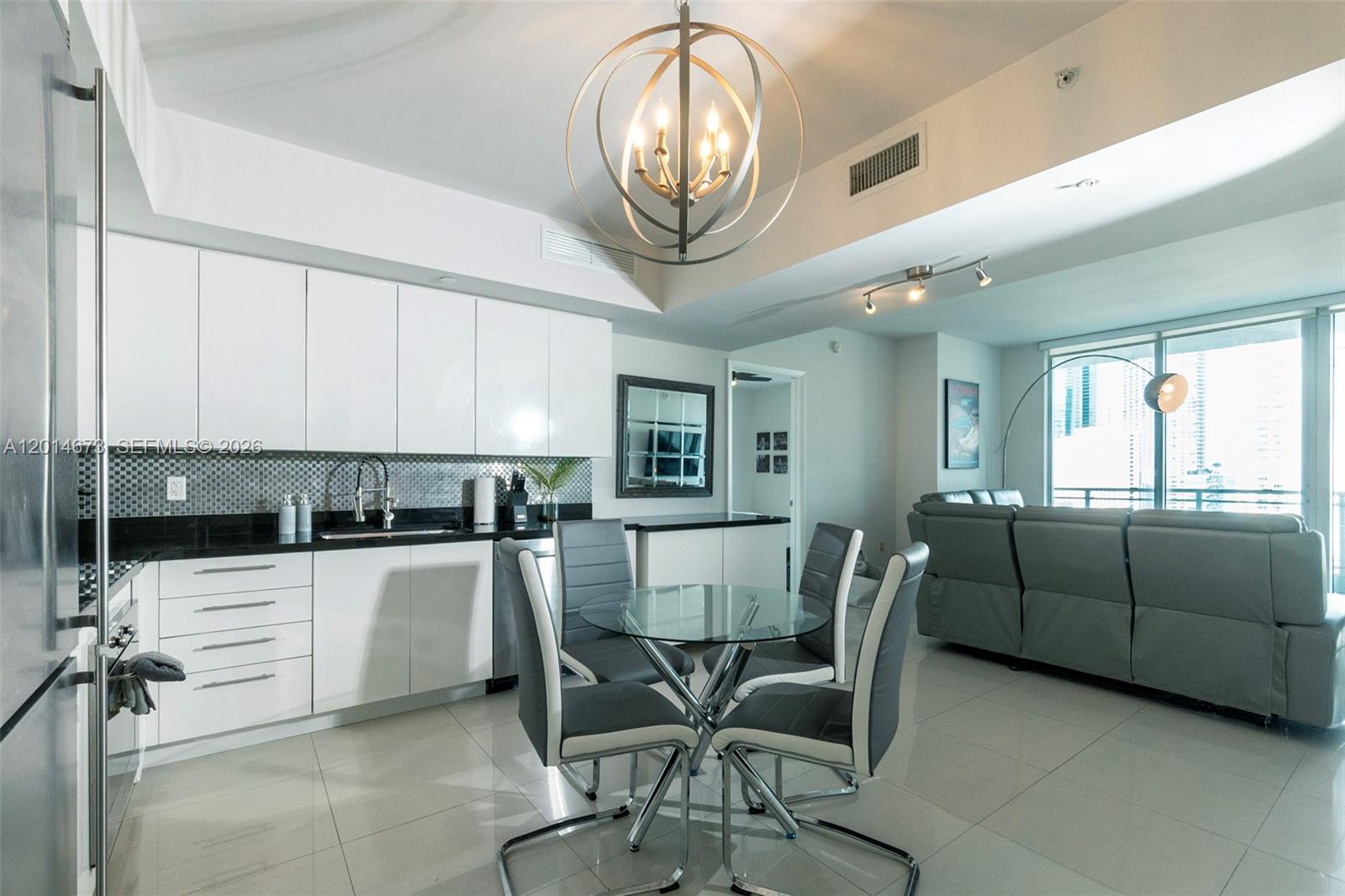 92 Southwest 3rd Street, Unit 1812 Miami, FL 33130 - Photo 8 of 11