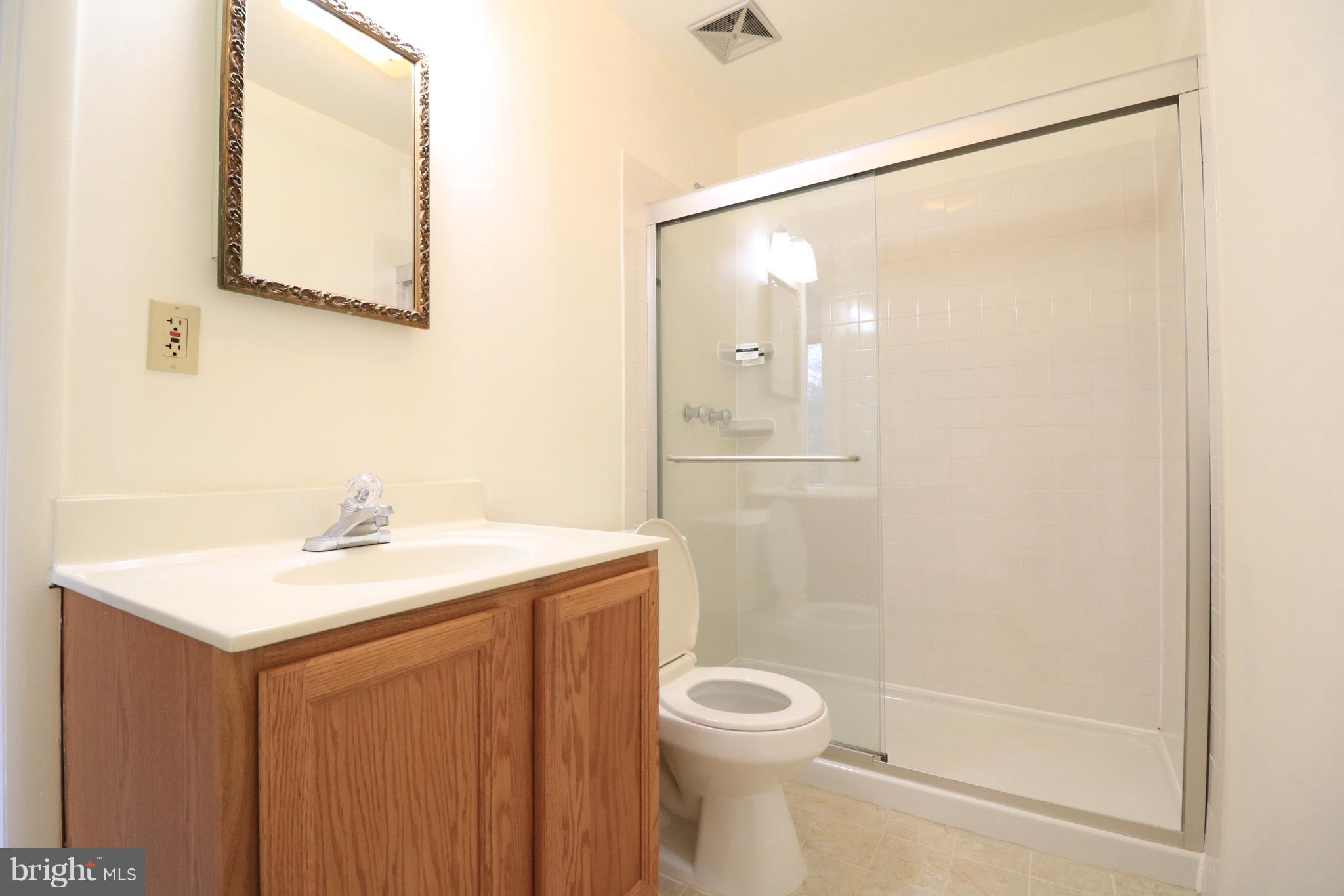 86 Anna Court Gaithersburg, MD 20877 - Photo 17 of 30 Bath (Master)