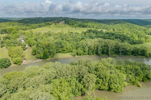 $2,000,000 | 2674 Wagon Trail Drive, Camdenton, MO 65020