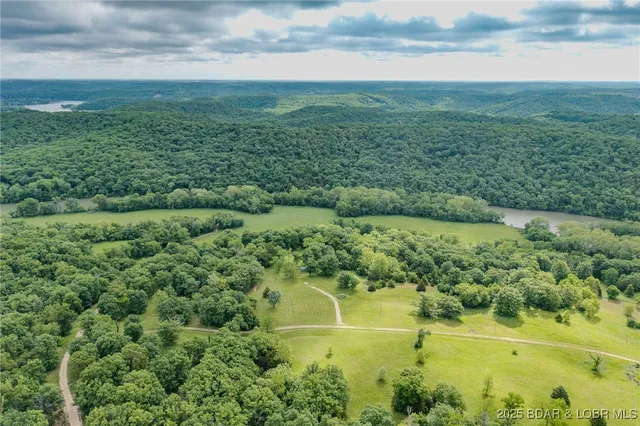 $2,000,000 | 2674 Wagon Trail Drive, Camdenton, MO 65020