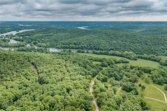 $2,000,000 | 2674 Wagon Trail Drive, Camdenton, MO 65020