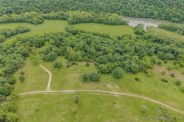 $2,000,000 | 2674 Wagon Trail Drive, Camdenton, MO 65020