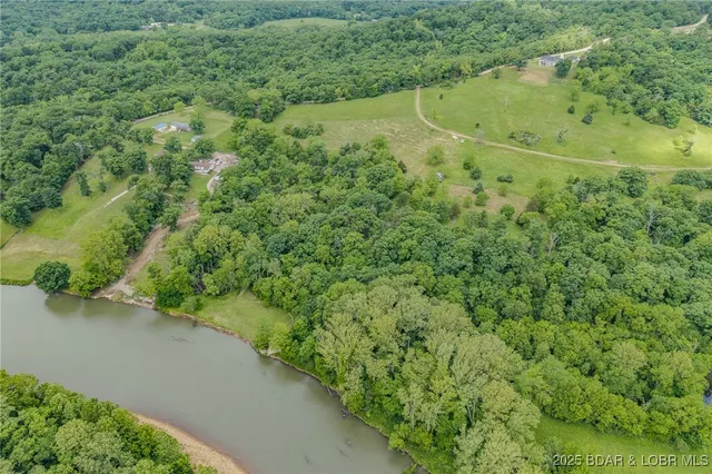 $2,000,000 | 2674 Wagon Trail Drive, Camdenton, MO 65020