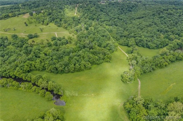 $2,000,000 | 2674 Wagon Trail Drive, Camdenton, MO 65020