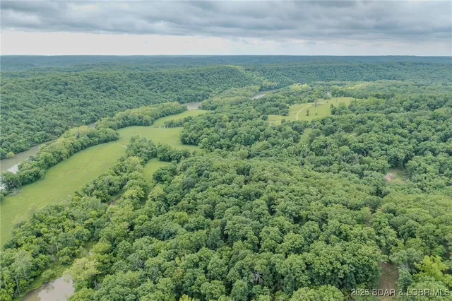 $2,000,000 | 2674 Wagon Trail Drive, Camdenton, MO 65020