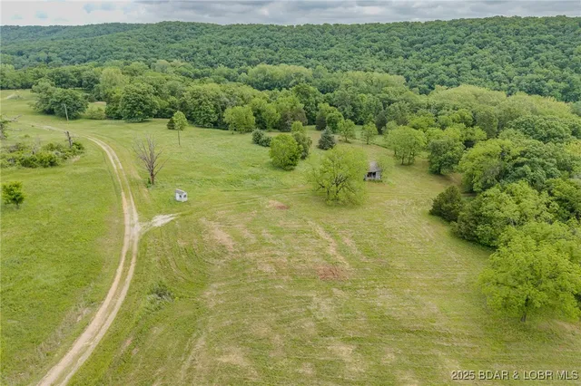 $2,000,000 | 2674 Wagon Trail Drive, Camdenton, MO 65020