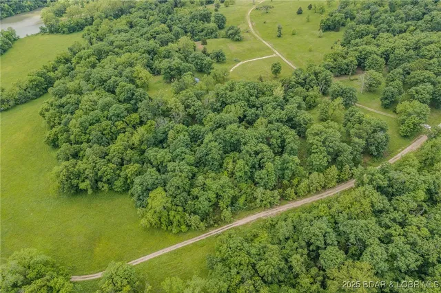 $2,000,000 | 2674 Wagon Trail Drive, Camdenton, MO 65020