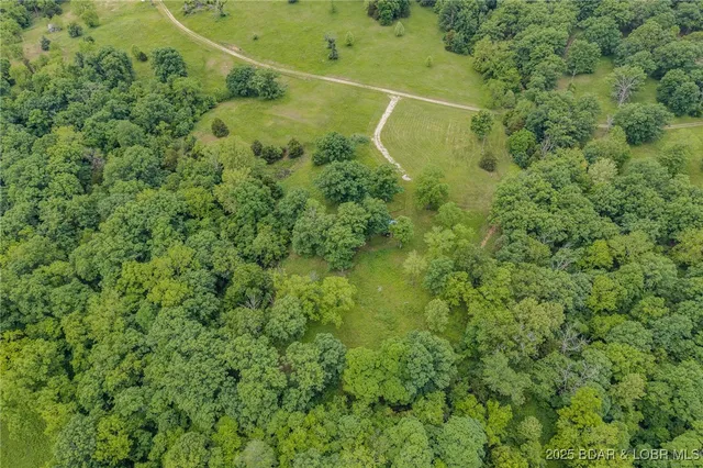 $2,000,000 | 2674 Wagon Trail Drive, Camdenton, MO 65020