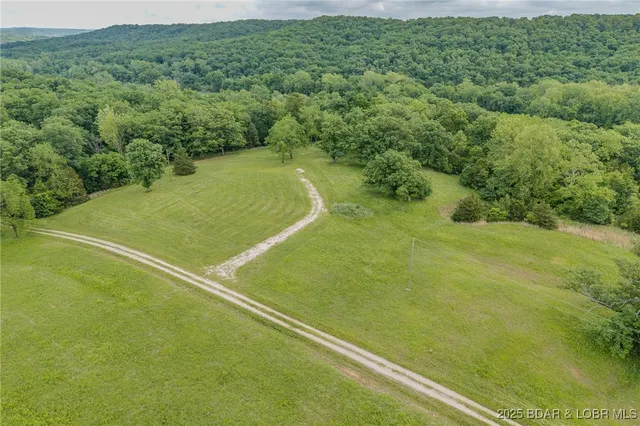 $2,000,000 | 2674 Wagon Trail Drive, Camdenton, MO 65020