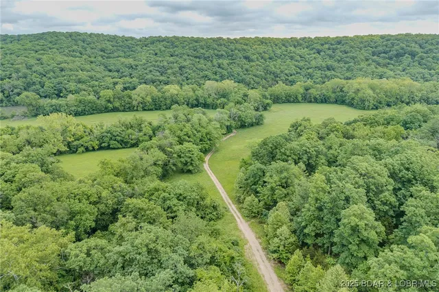 $2,000,000 | 2674 Wagon Trail Drive, Camdenton, MO 65020