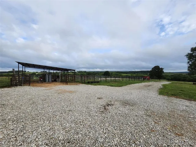 $939,000 | 9551 M- Highway, Mountain Grove, MO 65711