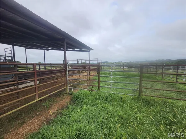 $939,000 | 9551 M- Highway, Mountain Grove, MO 65711