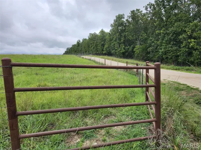 $939,000 | 9551 M- Highway, Mountain Grove, MO 65711