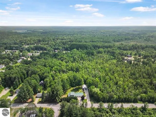 $399,900 | 2007 South Lake Mitchell Drive, Cadillac, MI 49601