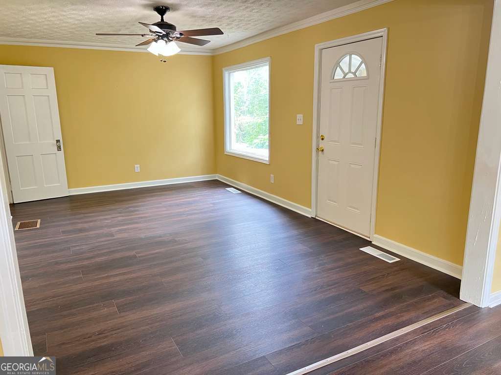 1870 Grove Avenue East Point, GA 30344 - Photo 8 of 18