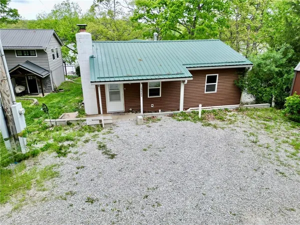$280,000 | 29645 Turkey Creek Drive, Edwards, MO 65326