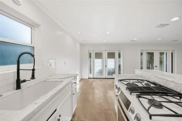 $6,850 | 435 Dahlia Avenue, Unit 2, Corona del Mar, CA 92625