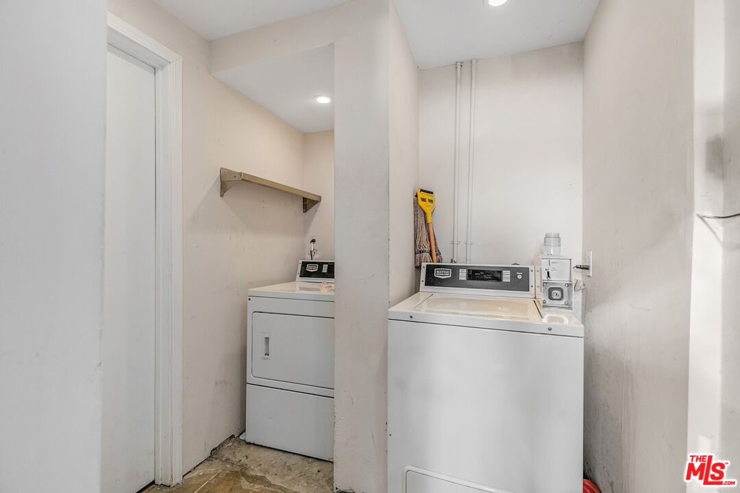 3996 Berryman Avenue Los Angeles, CA 90066 - Photo 16 of 17 a room with storage and utility