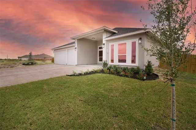 $799,000 | 714 Papa Mori Drive, Corpus Christi, TX 78414