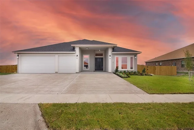 $799,000 | 714 Papa Mori Drive, Corpus Christi, TX 78414