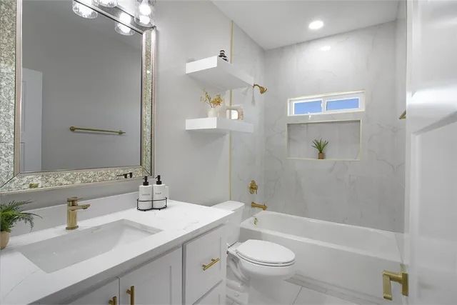 $799,000 | 714 Papa Mori Drive, Corpus Christi, TX 78414