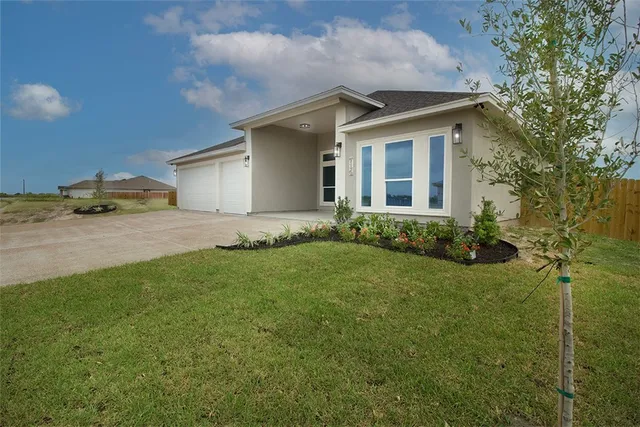 $799,000 | 714 Papa Mori Drive, Corpus Christi, TX 78414