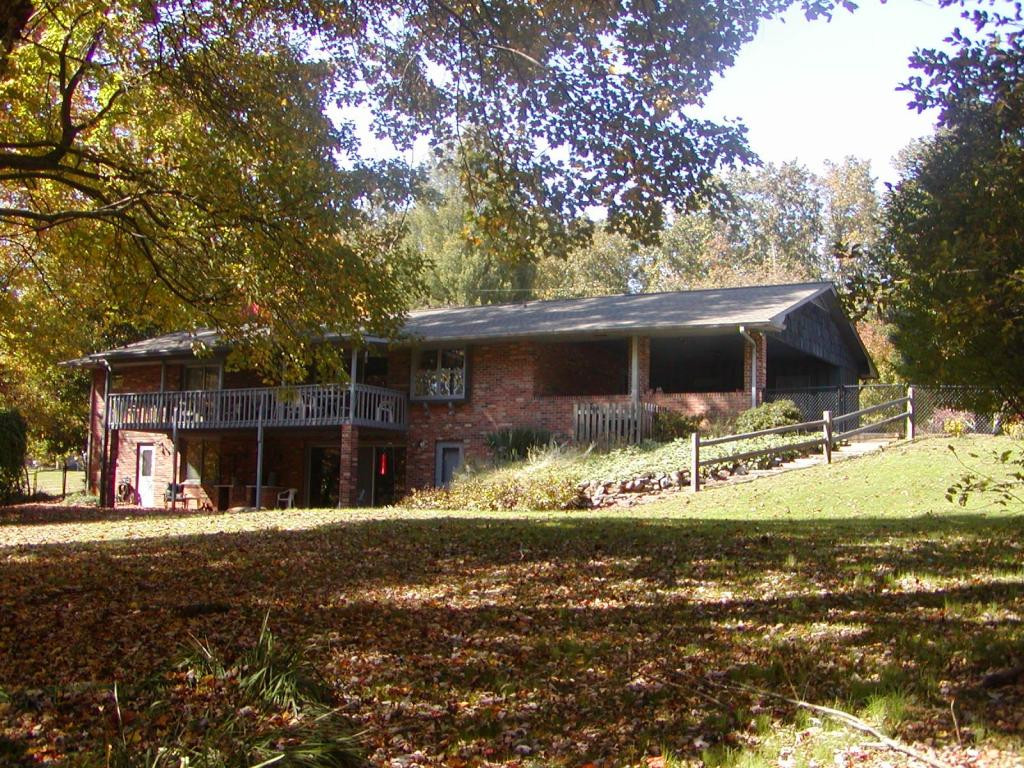 1201 Ridgecrest Road Johnson City, TN 37604 - Photo 4 of 24 Photo 4
