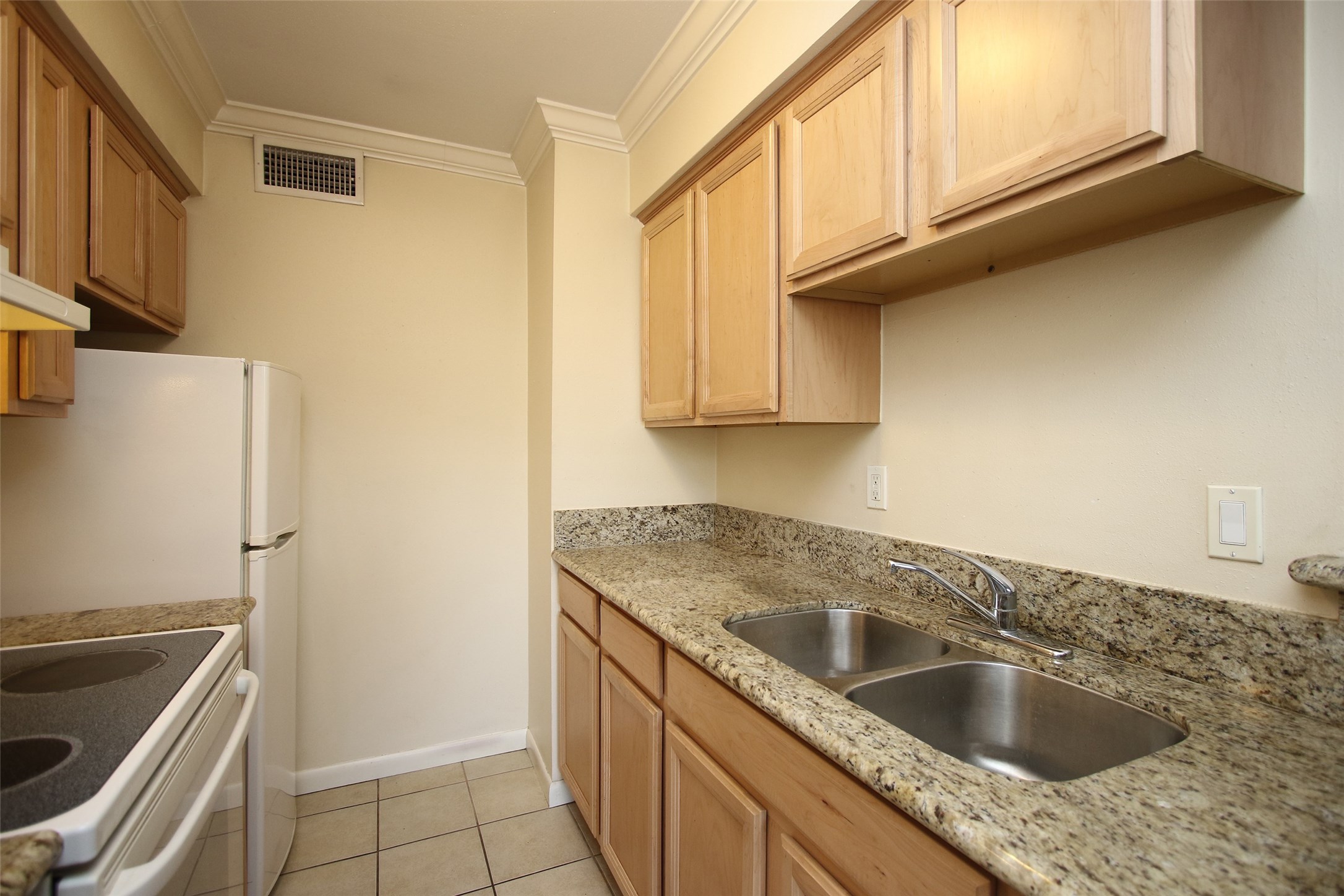 2052 Branard Street, Unit 4 Houston, TX 77098 - Photo 3 of 12