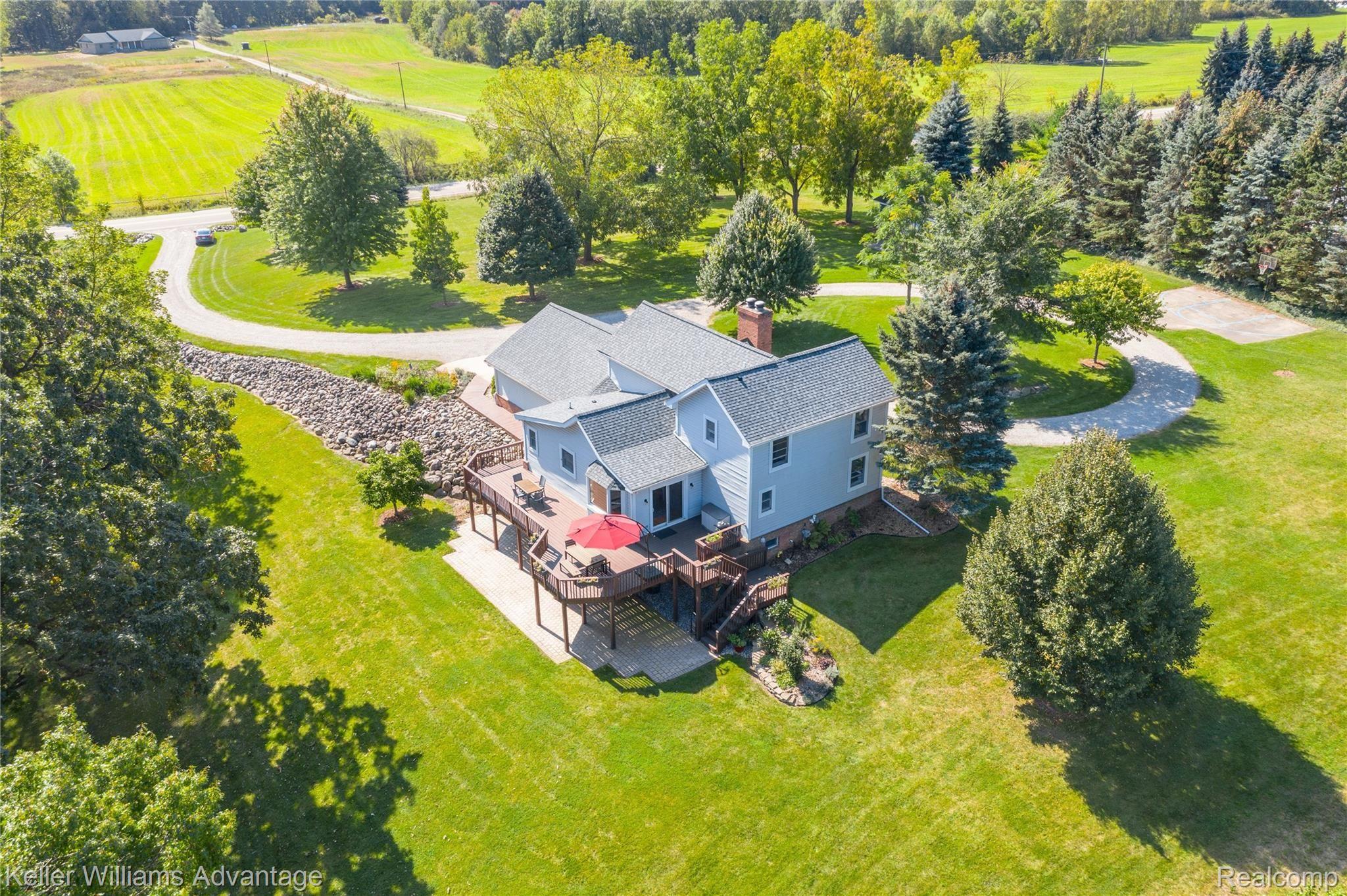 9251 Bergin Road Howell, MI 48843 - Photo 12 of 65 Exteriors (11 of 24).jpg