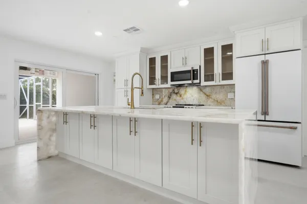$1,450,000 | 359 Country Club Drive, Tequesta, FL 33469
