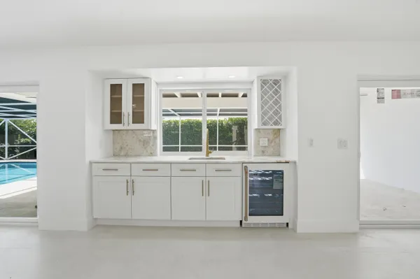 $1,450,000 | 359 Country Club Drive, Tequesta, FL 33469