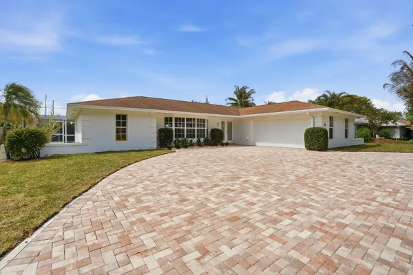 $1,450,000 | 359 Country Club Drive, Tequesta, FL 33469