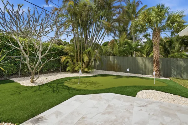 $1,450,000 | 359 Country Club Drive, Tequesta, FL 33469