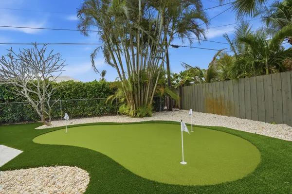 $1,450,000 | 359 Country Club Drive, Tequesta, FL 33469