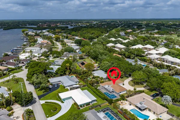 $1,450,000 | 359 Country Club Drive, Tequesta, FL 33469