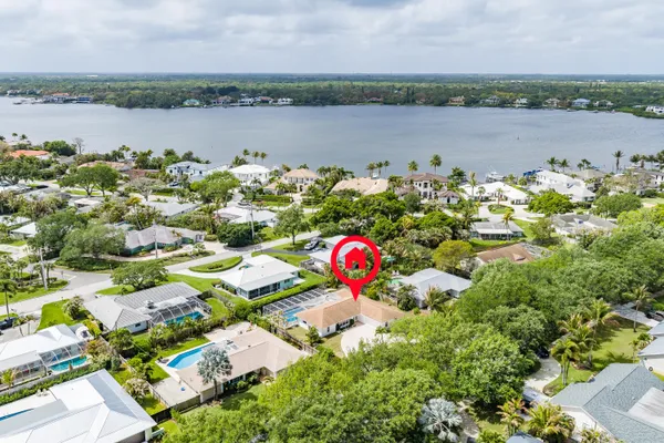 $1,450,000 | 359 Country Club Drive, Tequesta, FL 33469