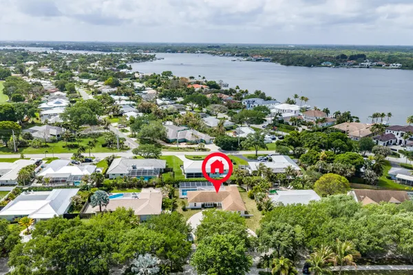 $1,450,000 | 359 Country Club Drive, Tequesta, FL 33469